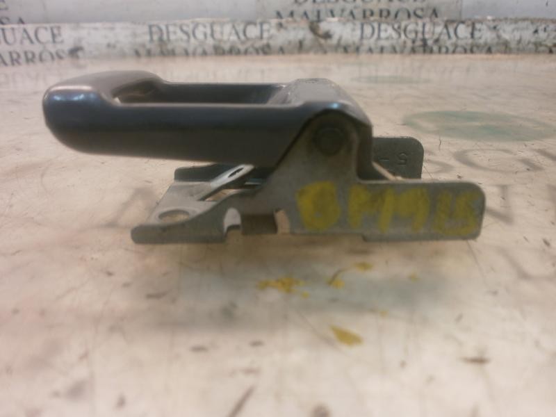 Recambio de maneta interior delantera izquierda para nissan cabstar 3.0 td referencia OEM IAM   