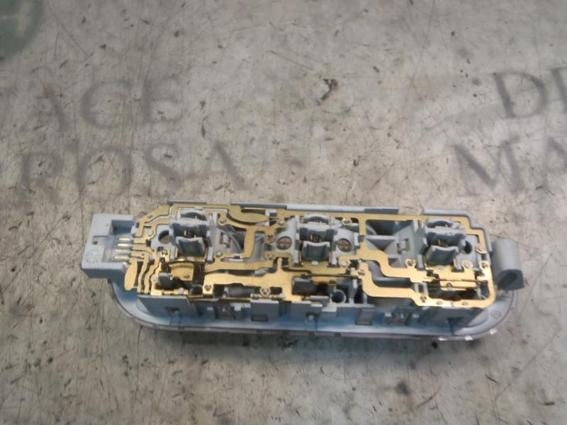 Recambio de piloto interior para renault scenic ii 1.9 dci diesel referencia OEM IAM   