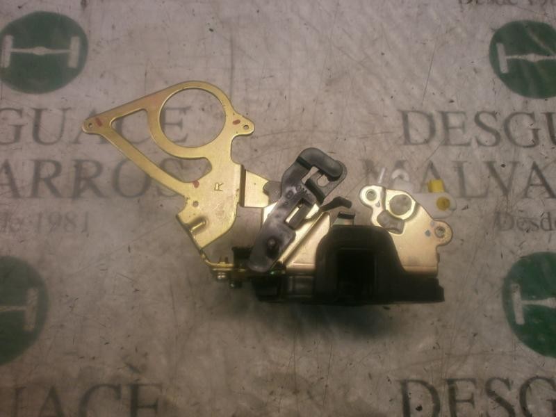 Recambio de cerradura puerta trasera derecha para kia opirus ex referencia OEM IAM 814203F000  