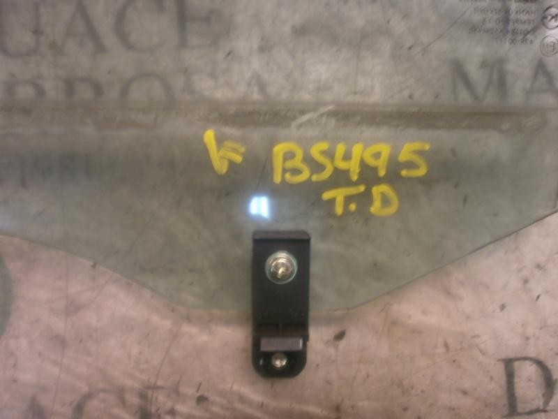 Recambio de cristal puerta trasero derecho para kia opirus ex referencia OEM IAM 834203F000  