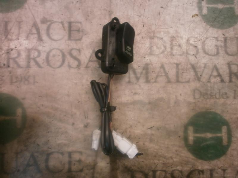 Recambio de mando elevalunas trasero derecho para kia opirus ex referencia OEM IAM 935803F101NF  621W04730