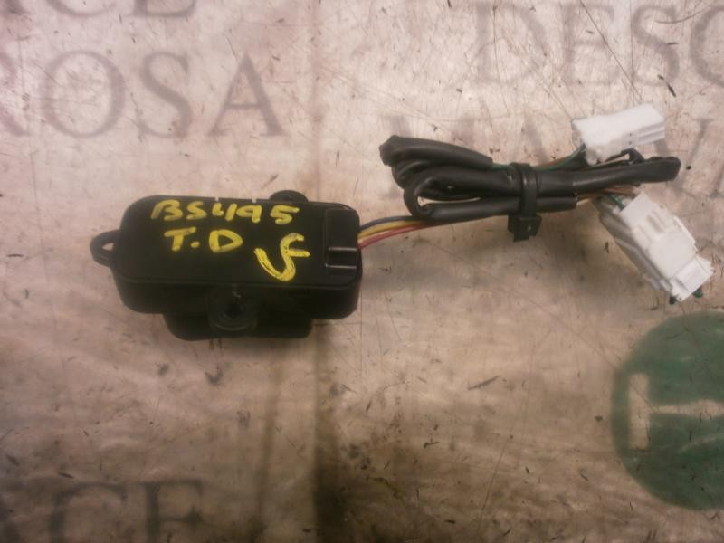 Recambio de mando elevalunas trasero derecho para kia opirus ex referencia OEM IAM 935803F101NF  621W04730