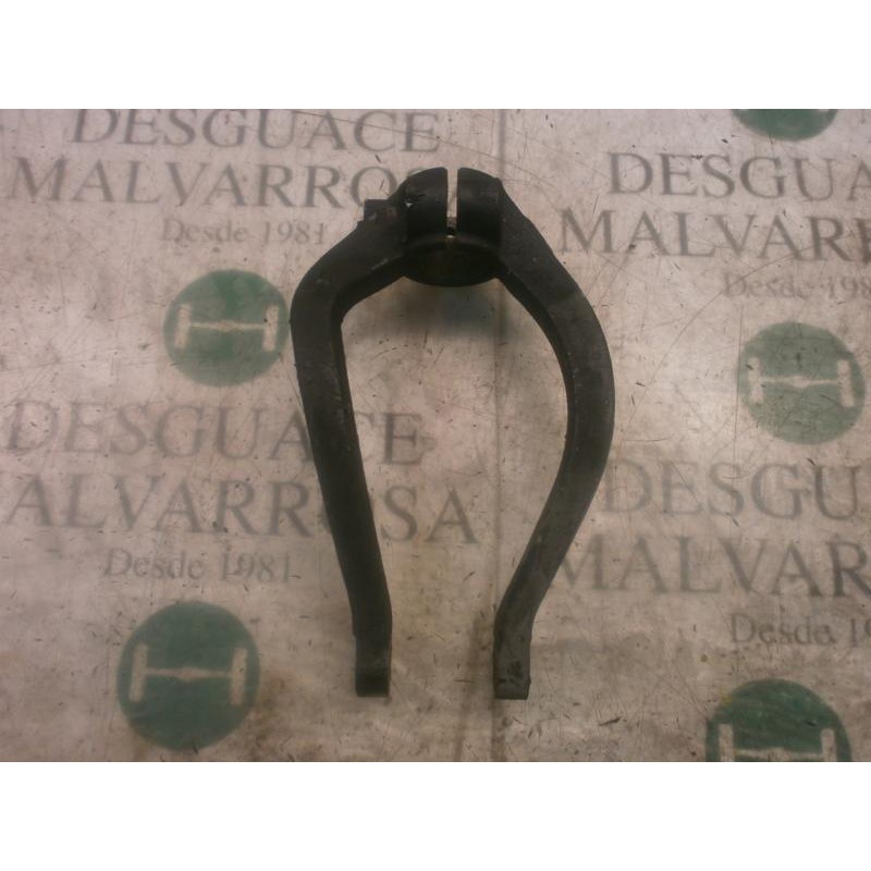 Recambio de soporte brazo suspension delantero izquierdo para kia opirus ex referencia OEM IAM 5468138000  