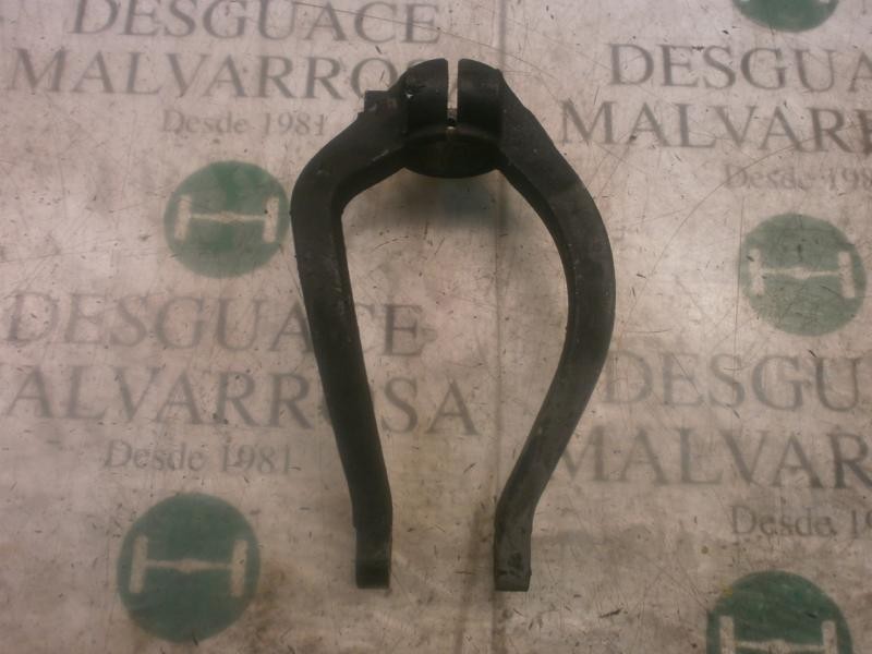 Recambio de soporte brazo suspension delantero izquierdo para kia opirus ex referencia OEM IAM 5468138000  