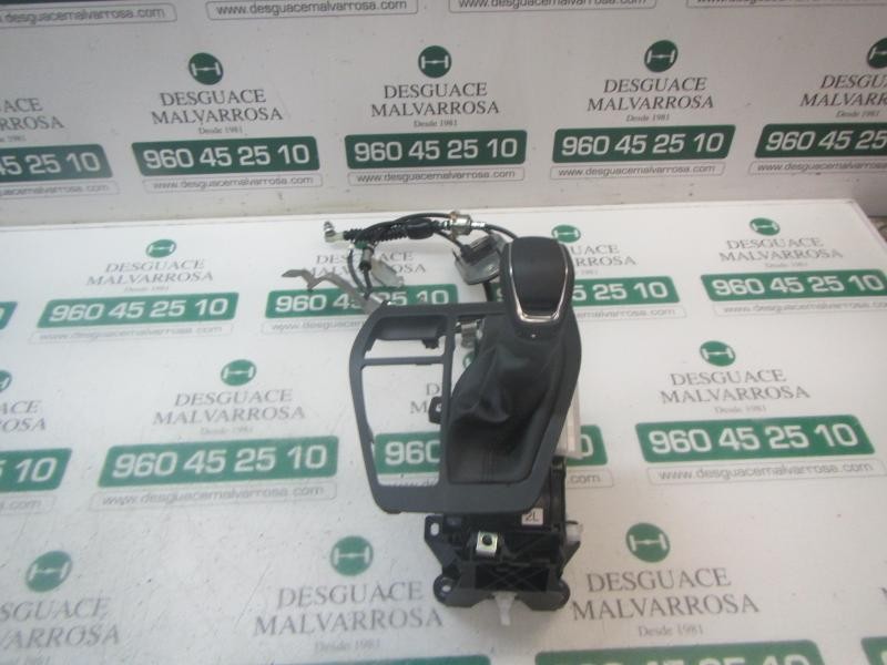 Recambio de palanca cambio para toyota rav4 hybrid fwd referencia OEM IAM 3356012650  