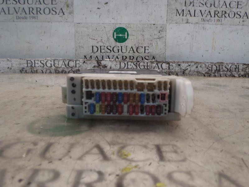 Recambio de caja reles / fusibles para toyota iq 2 referencia OEM IAM   