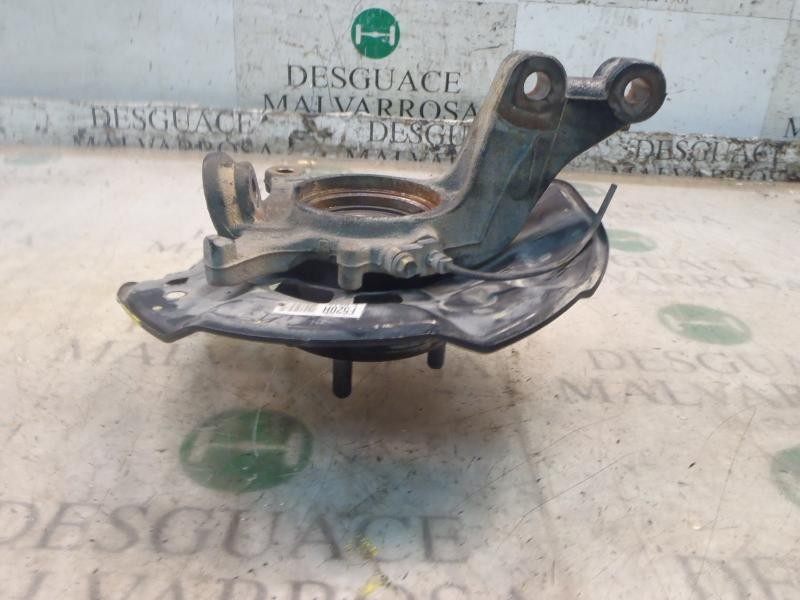 Recambio de mangueta delantera derecha para toyota iq 2 referencia OEM IAM 43211  