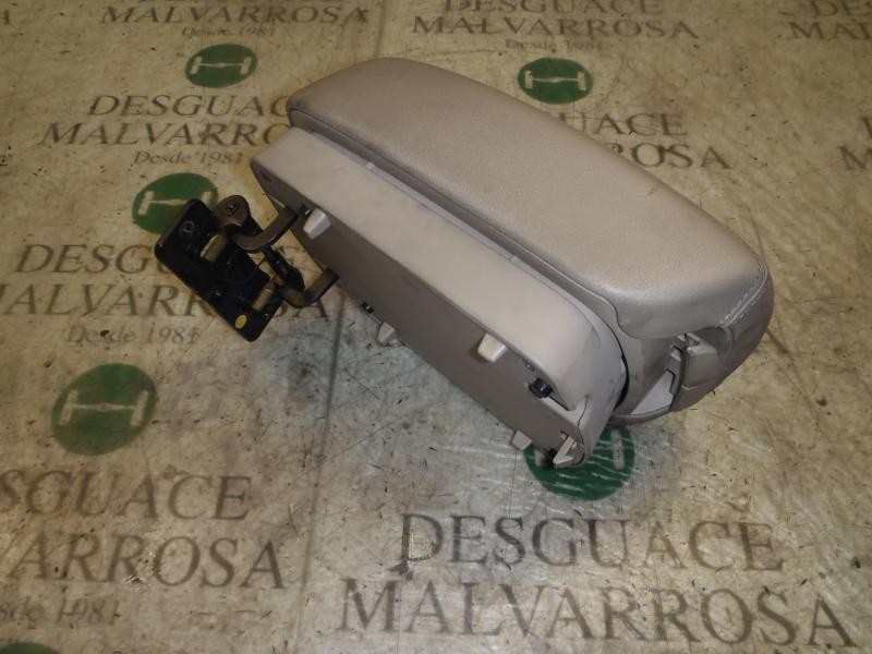 Recambio de apoyabrazos central para kia carens (un) emotion referencia OEM IAM 846601D0005T  