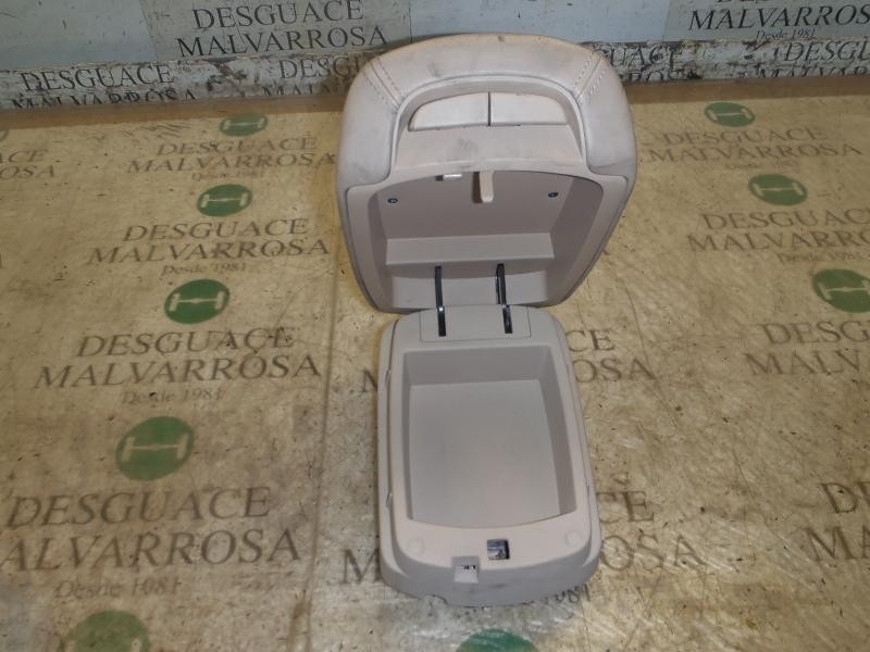 Recambio de apoyabrazos central para kia carens (un) emotion referencia OEM IAM 846601D0005T  