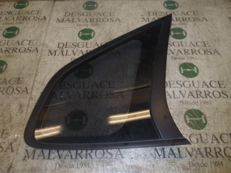 Recambio de cristal puerta trasero derecho para kia carens (un) emotion referencia OEM IAM 878201D000  