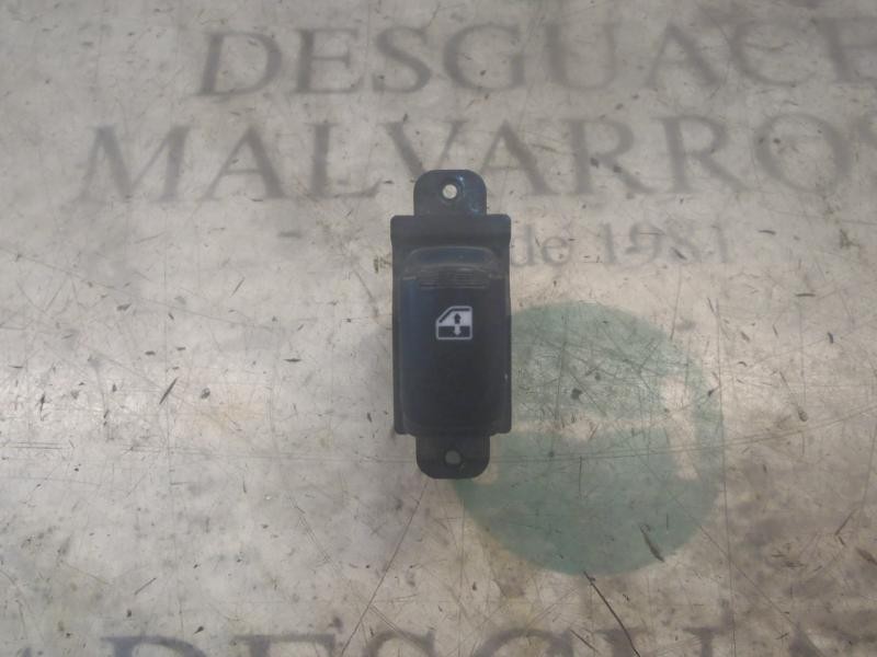 Recambio de mando elevalunas trasero izquierdo para hyundai accent (mc) gl crdi referencia OEM IAM 935801E001 202005491 20200549
