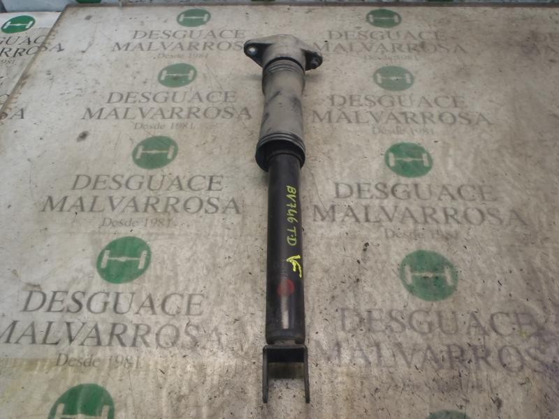 Recambio de amortiguador trasero derecho para kia carens (un) emotion referencia OEM IAM 553111D020  