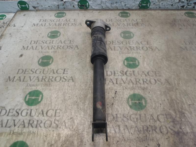 Recambio de amortiguador trasero izquierdo para kia carens (un) emotion referencia OEM IAM 553111D020  