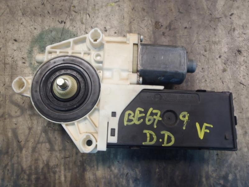 Recambio de motor elevalunas delantero derecho para renault laguna grandtour iii 1.5 dci diesel referencia OEM IAM   