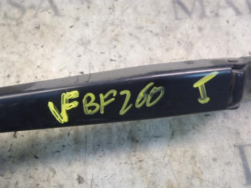 Recambio de brazo limpia delantero izquierdo para renault grand modus 1.2 16v referencia OEM IAM 7701057640  