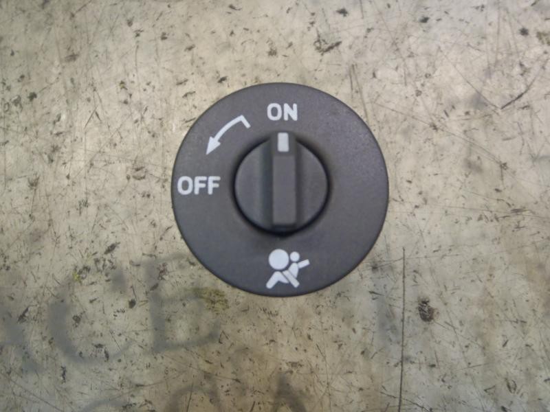 Recambio de modulo electronico para renault grand modus 1.2 16v referencia OEM IAM 681995427R 8200169589 