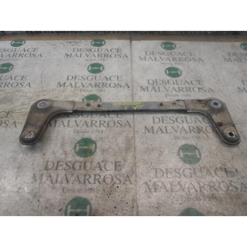 Recambio de travesaño inferior para renault modus confort dynamique referencia OEM IAM 8200537419  