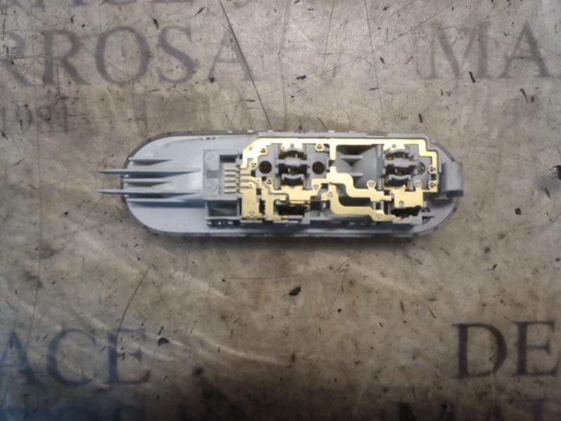 Recambio de piloto interior para renault modus confort dynamique referencia OEM IAM 8200073231  