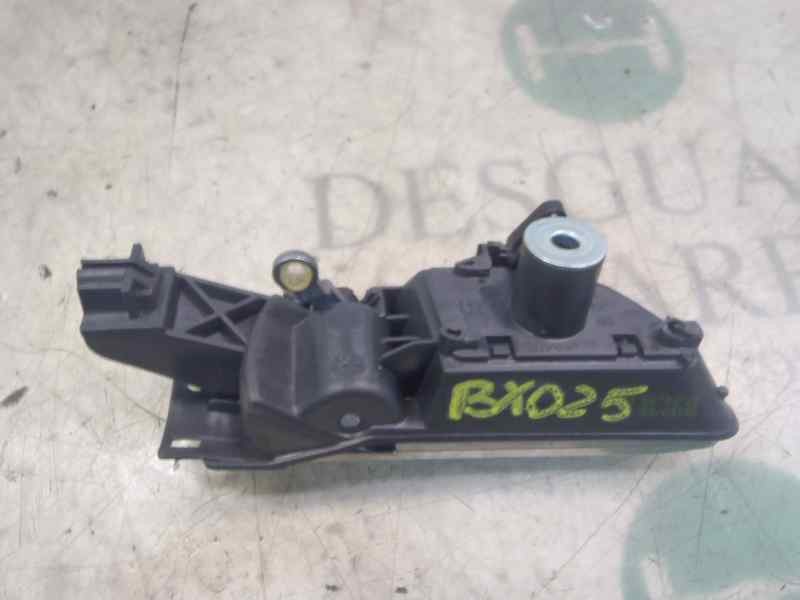 Recambio de maneta interior delantera derecha para opel astra h berlina essentia referencia OEM IAM   