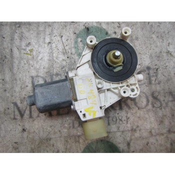 MOTOR ELEVALUNAS DELANTERO DERECHO 67626927028 013822227 