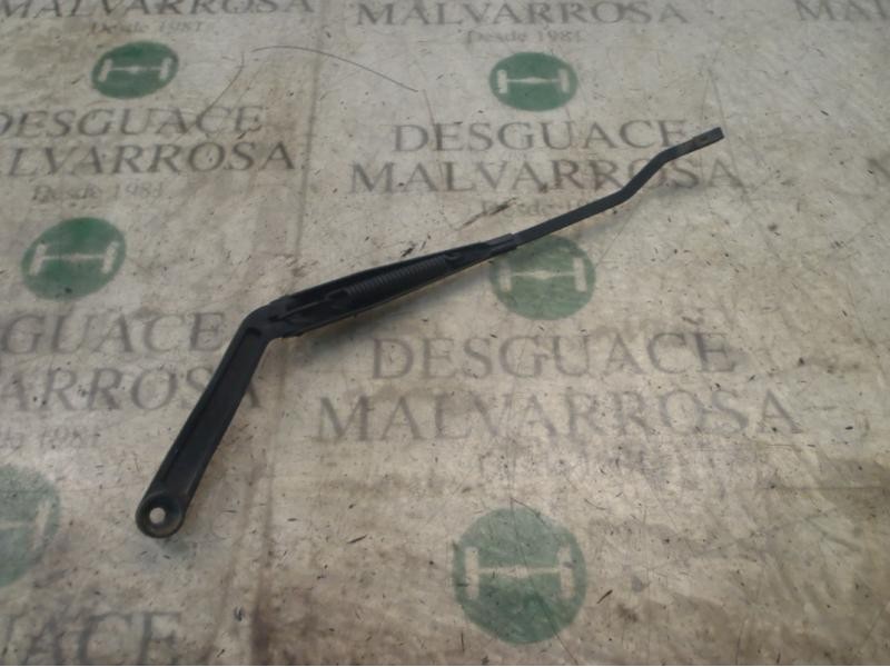 Recambio de brazo limpia delantero derecho para ssangyong korando 2.9 tdi lux referencia OEM IAM   