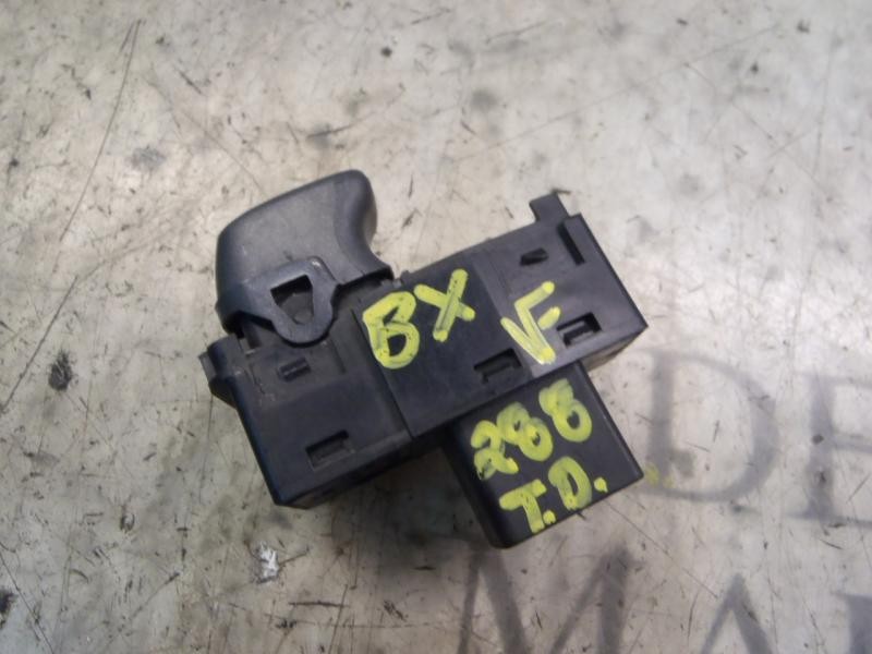 Recambio de mando elevalunas trasero derecho para volvo s60 berlina 2.4 d referencia OEM IAM   