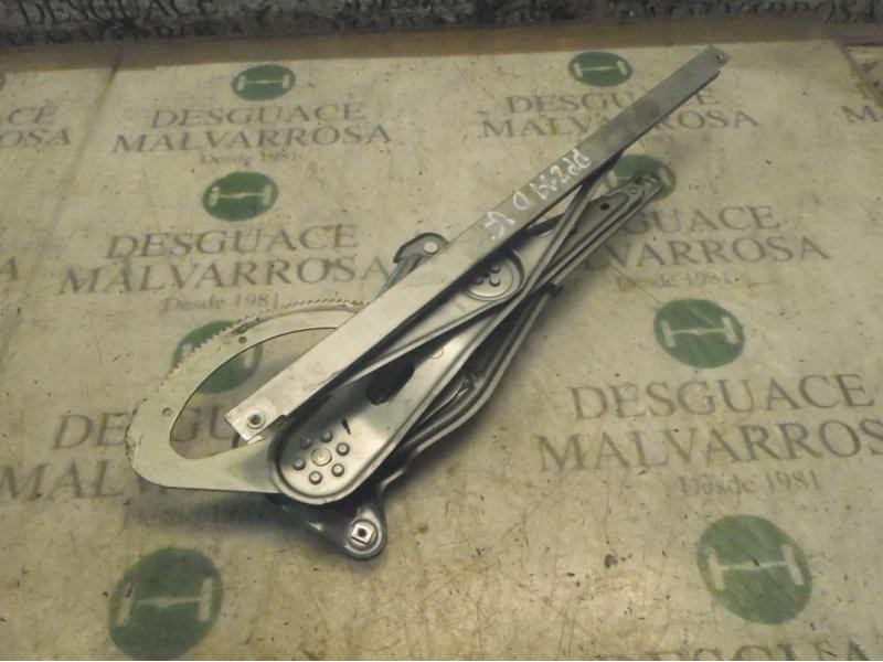 Recambio de elevalunas delantero derecho para renault megane iii coupe gt referencia OEM IAM 807200003R  