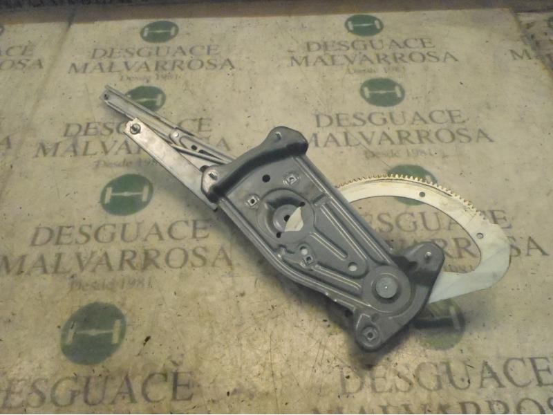 Recambio de elevalunas delantero derecho para renault megane iii coupe gt referencia OEM IAM 807200003R  