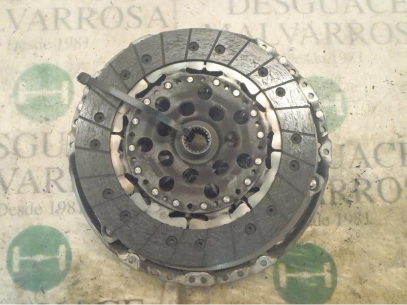 Recambio de kit embrague para renault megane iii coupe gt referencia OEM IAM 7701478728  