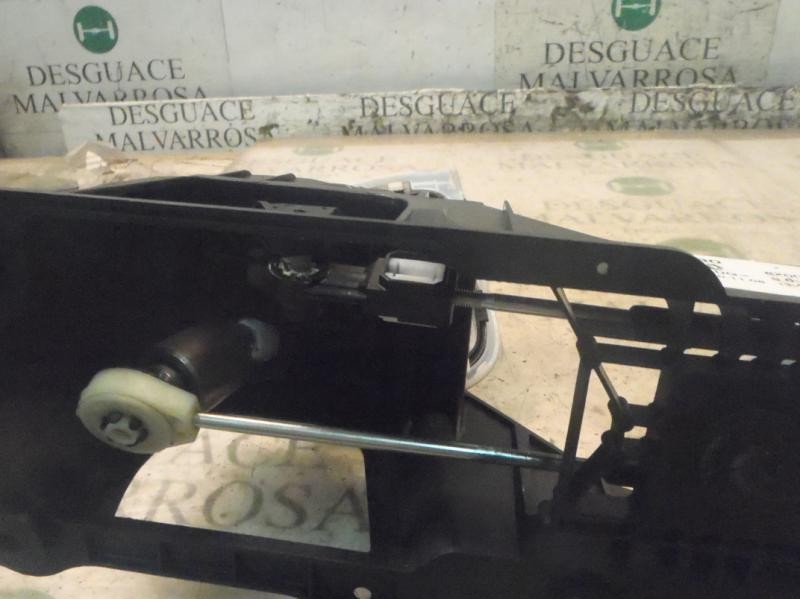 Recambio de palanca cambio para renault megane iii coupe gt referencia OEM IAM 8200779046  