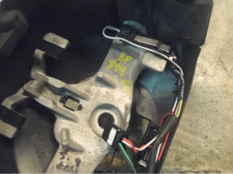 Recambio de volante para renault megane iii coupe gt referencia OEM IAM 484306291R  