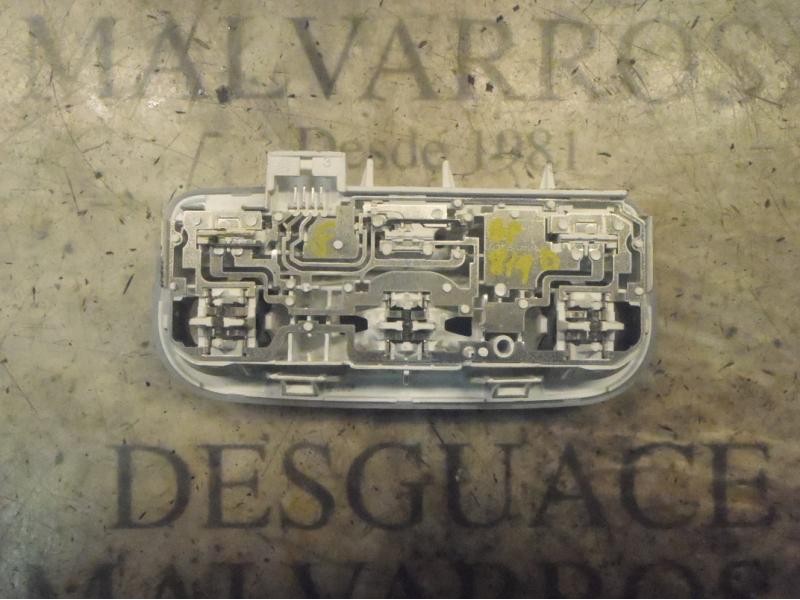 Recambio de piloto interior para renault megane iii coupe gt referencia OEM IAM 264300008R  