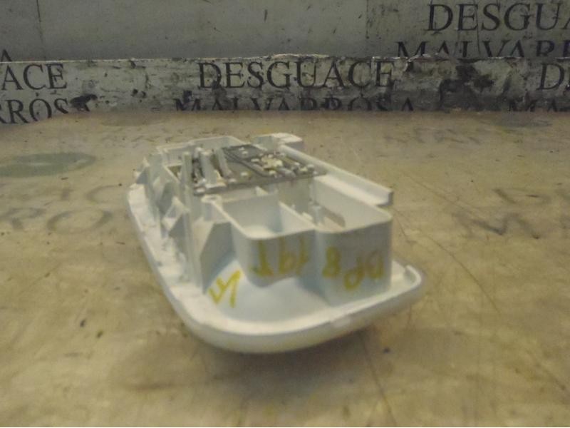 Recambio de piloto interior para renault megane iii coupe gt referencia OEM IAM 264300007R  