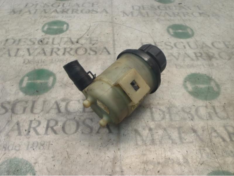 Recambio de deposito servo para kia opirus básico referencia OEM IAM 5717639000  