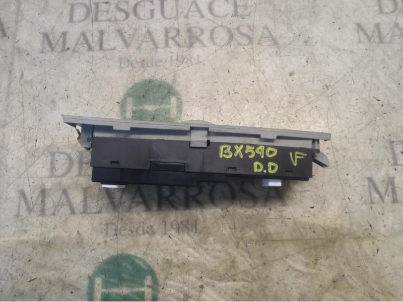 Recambio de mando elevalunas delantero derecho para kia opirus básico referencia OEM IAM 935753F200NF  