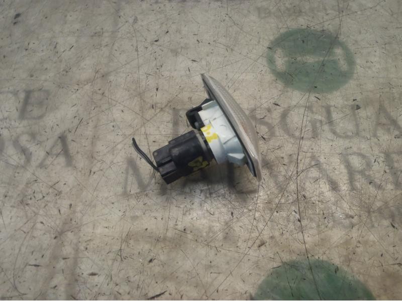 Recambio de piloto lateral izquierdo para kia opirus básico referencia OEM IAM 9230325500  