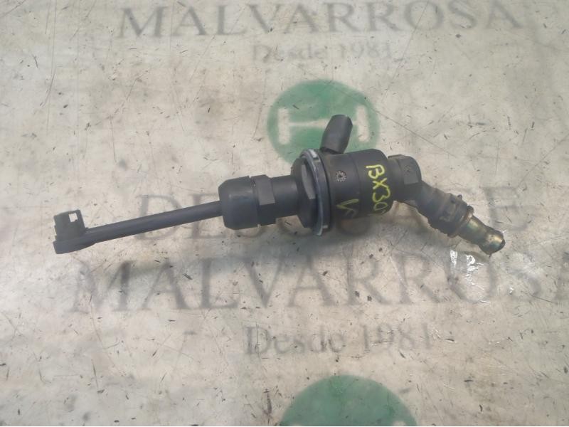 Recambio de bomba embrague para renault megane ii classic berlina dynamique referencia OEM IAM   