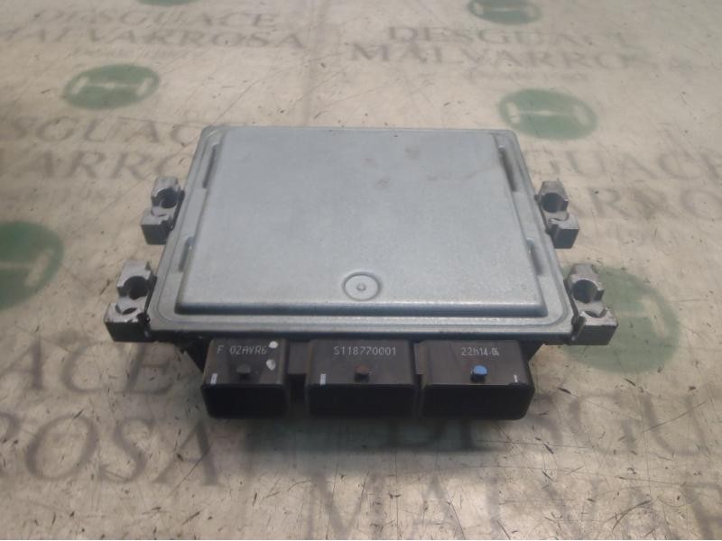 Recambio de centralita motor uce para renault megane ii classic berlina dynamique referencia OEM IAM   