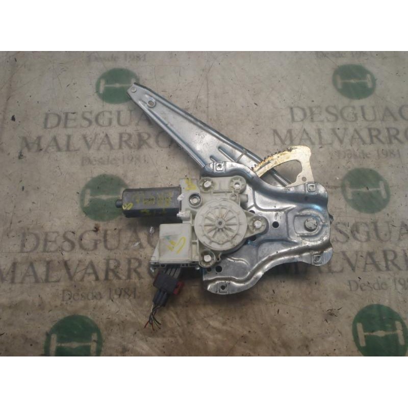 Recambio de elevalunas trasero izquierdo para toyota avensis berlina (t25) 2.0 executive sedán (4-ptas.) referencia OEM IAM   