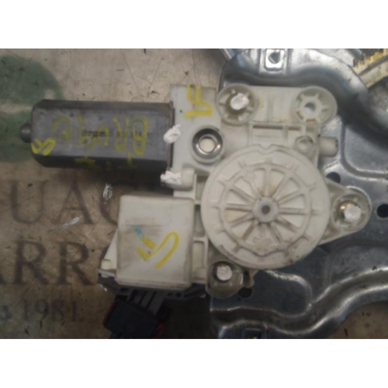 Recambio de elevalunas trasero izquierdo para toyota avensis berlina (t25) 2.0 executive sedán (4-ptas.) referencia OEM IAM   