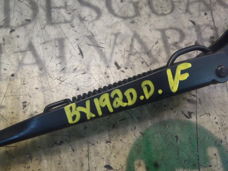 Recambio de brazo limpia delantero derecho para dacia sandero ambiance referencia OEM IAM 8201059034  