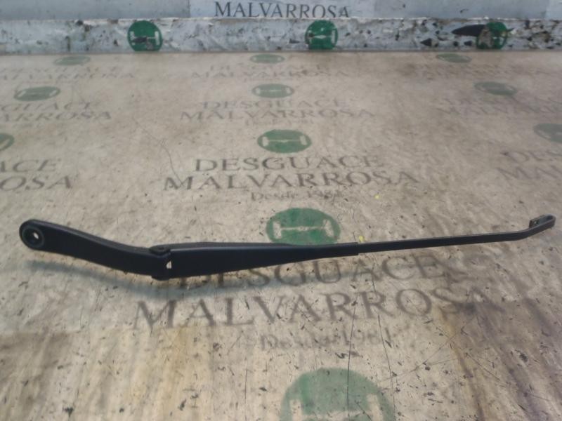 Recambio de brazo limpia delantero izquierdo para dacia sandero ambiance referencia OEM IAM 8201059028  