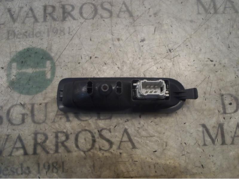 Recambio de mando elevalunas trasero derecho para renault scenic ii authentique referencia OEM IAM   