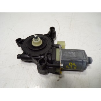 MOTOR ELEVALUNAS DELANTERO DERECHO 5Q0959802C 5Q0959802C 