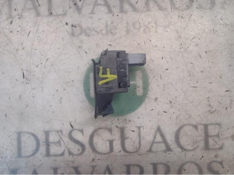 Recambio de mando elevalunas delantero derecho para volkswagen polo (6r1) 1.2 tsi referencia OEM IAM 7L6959855BREH 7L69598550 