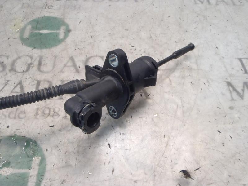 Recambio de bomba embrague para volkswagen polo (9n3) highline referencia OEM IAM 6Q0721388D  