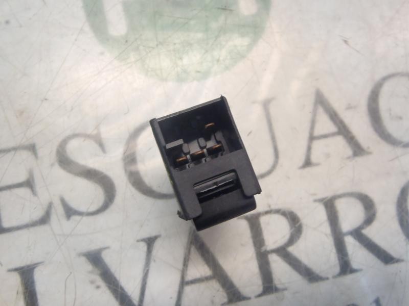 Recambio de mando elevalunas trasero derecho para volkswagen golf iv berlina (1j1) conceptline referencia OEM IAM   