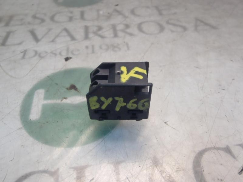 Recambio de mando elevalunas trasero derecho para volkswagen golf iv berlina (1j1) conceptline referencia OEM IAM   