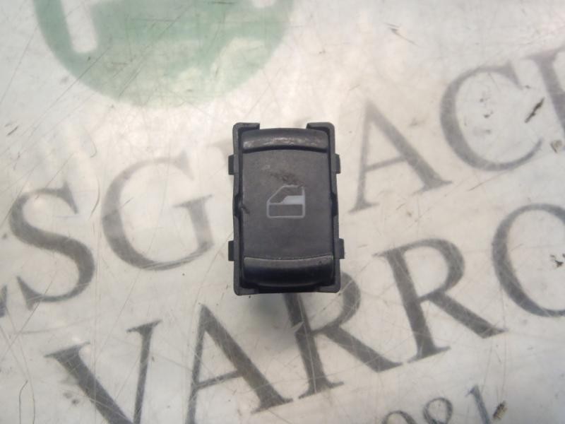 Recambio de mando elevalunas trasero izquierdo para volkswagen golf iv berlina (1j1) conceptline referencia OEM IAM   