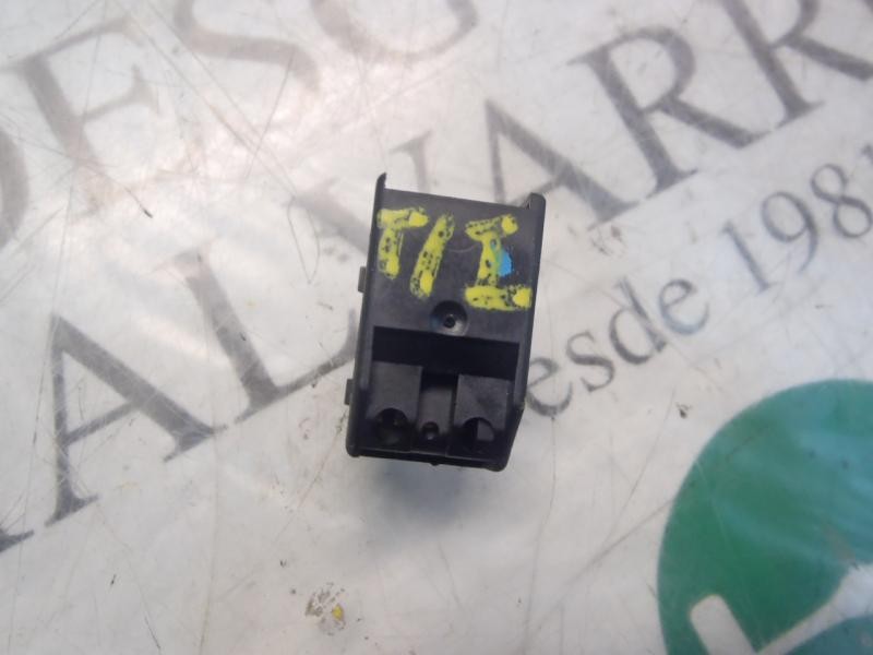 Recambio de mando elevalunas trasero izquierdo para volkswagen golf iv berlina (1j1) conceptline referencia OEM IAM   